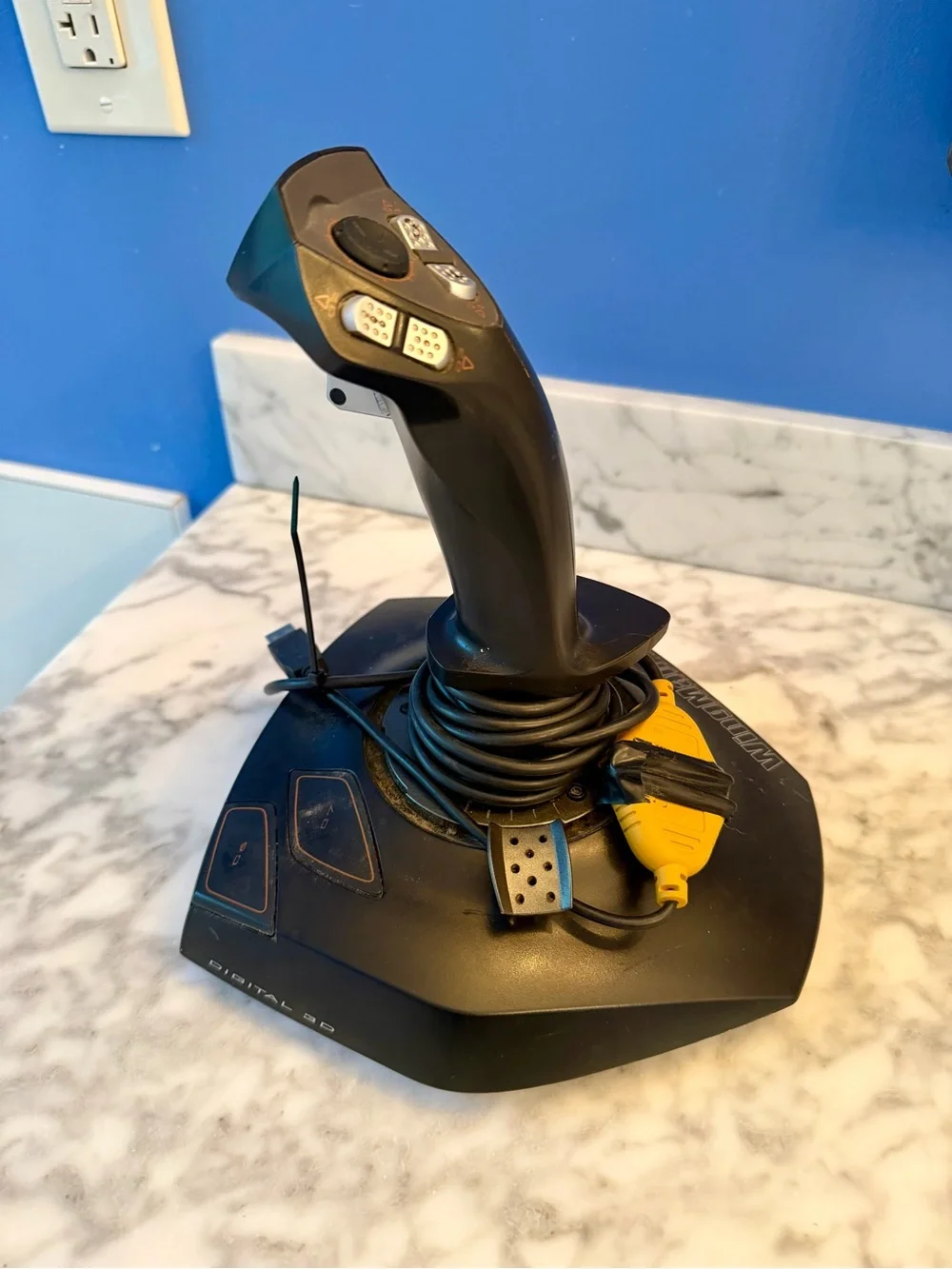 Logitech Extreme 3D Pro Joystick Flight Stick USB for PC